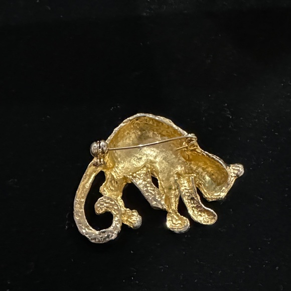 Leopard Brooch - Picture 2 of 6